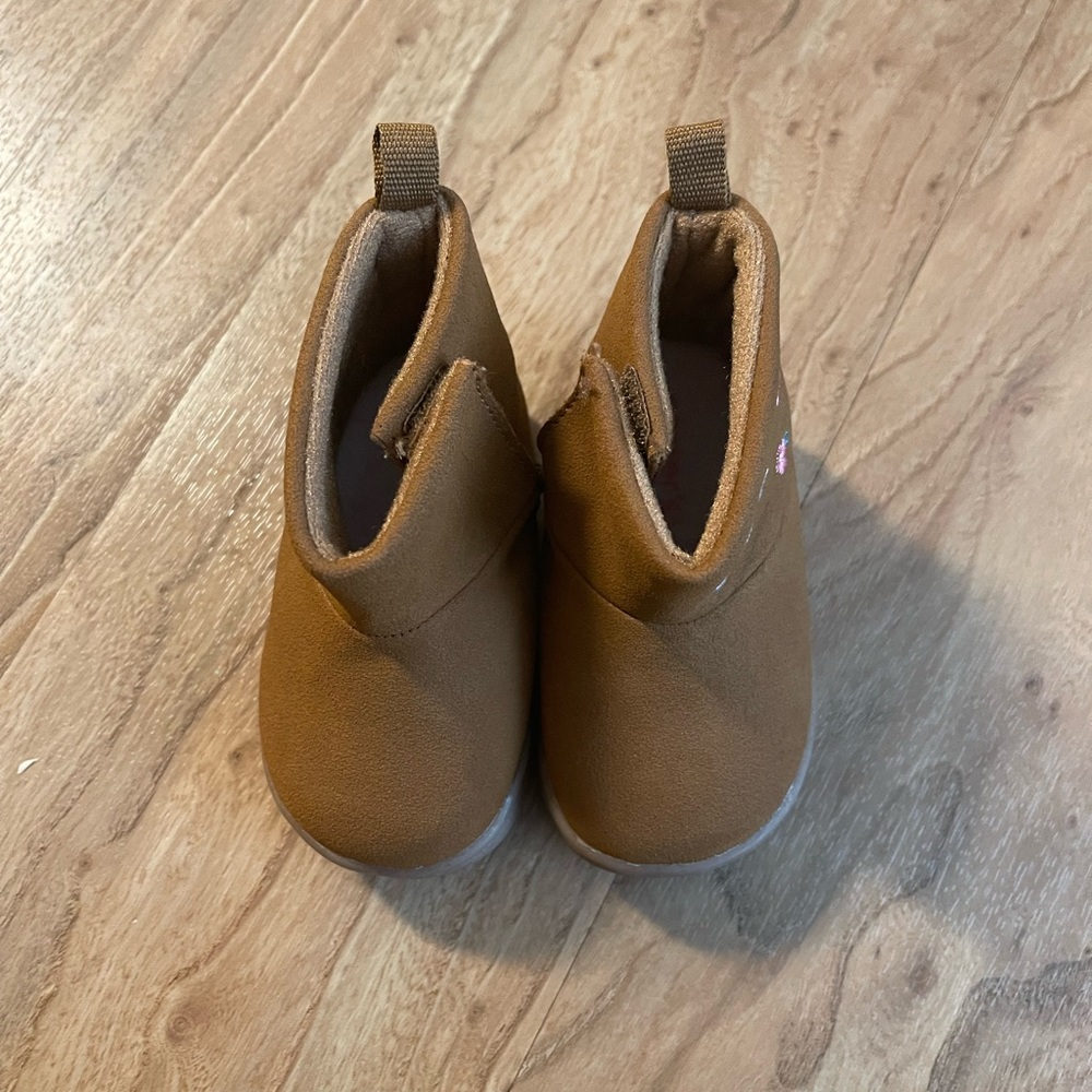 Little girls boots size 2.5, Brown with flower design